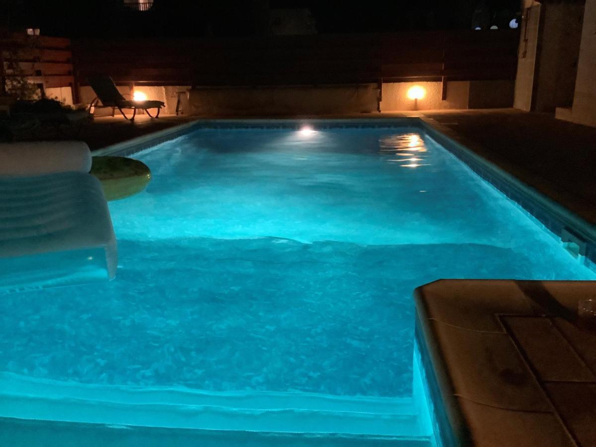 Quality Villa With Pool In Superb Location In Paphos Мандрія Екстер'єр фото