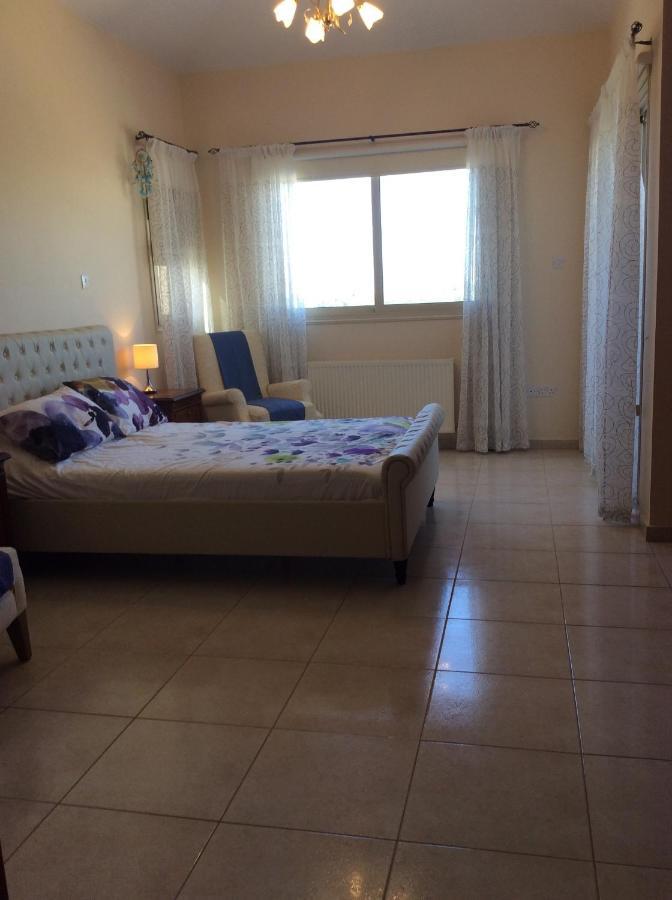 Quality Villa With Pool In Superb Location In Paphos Мандрія Екстер'єр фото