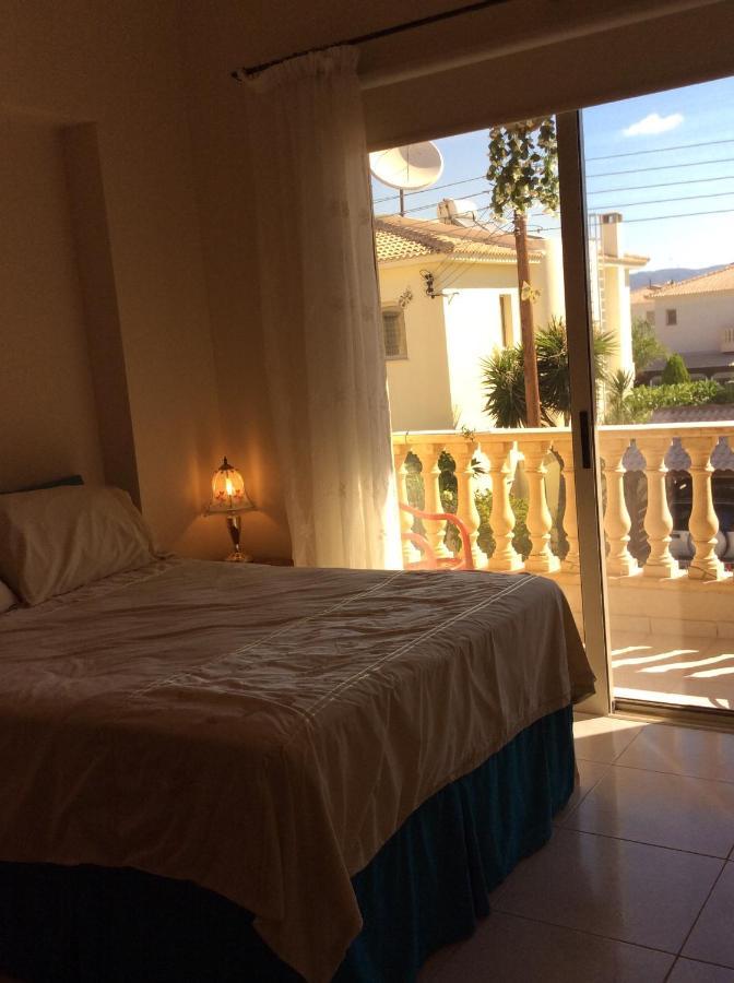 Quality Villa With Pool In Superb Location In Paphos Мандрія Екстер'єр фото